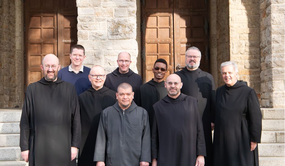 Gruppenfoto mit 9 Männern